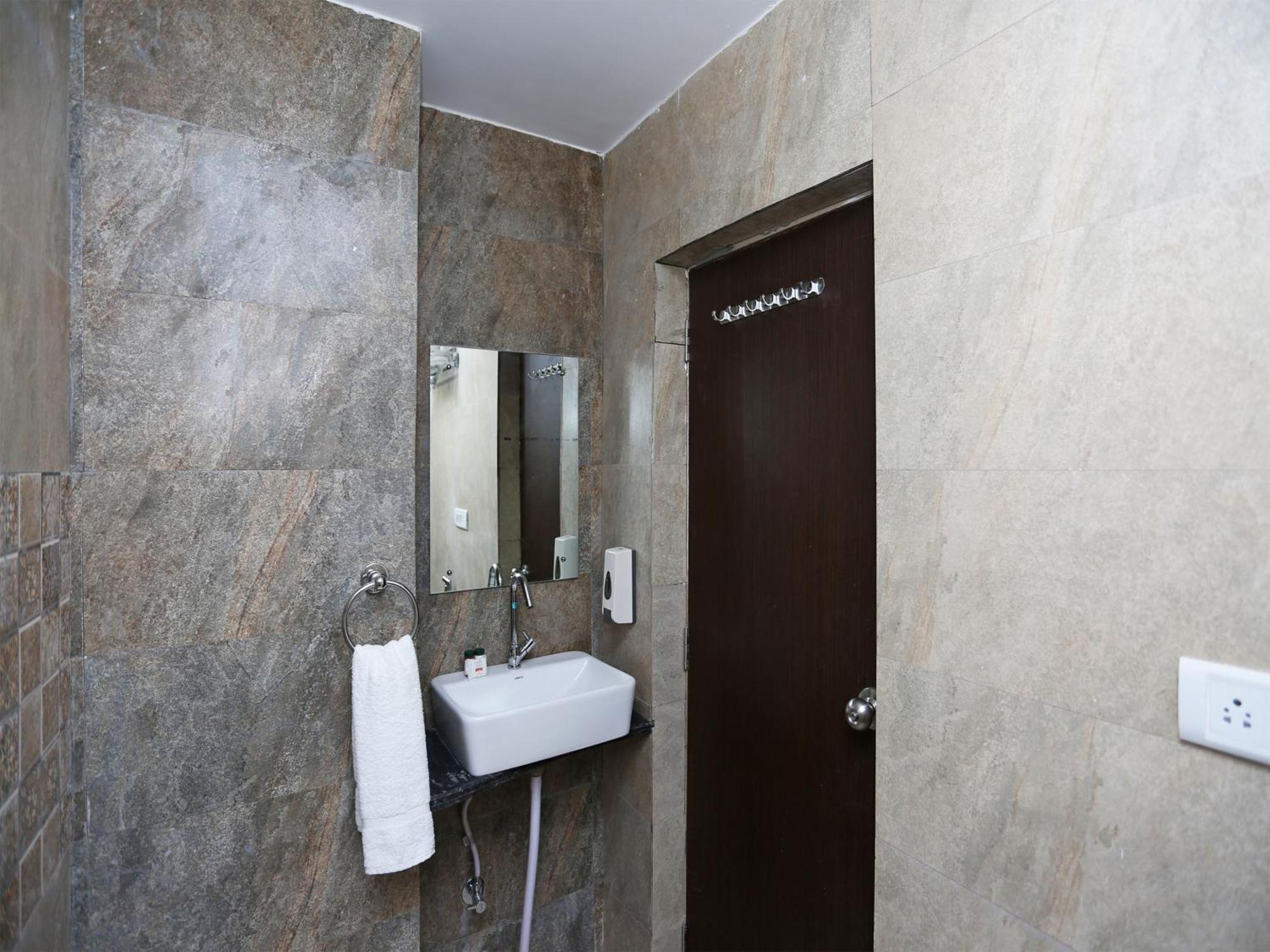 Hotel Fabexpress Gs Residency Varanasi Esterno foto